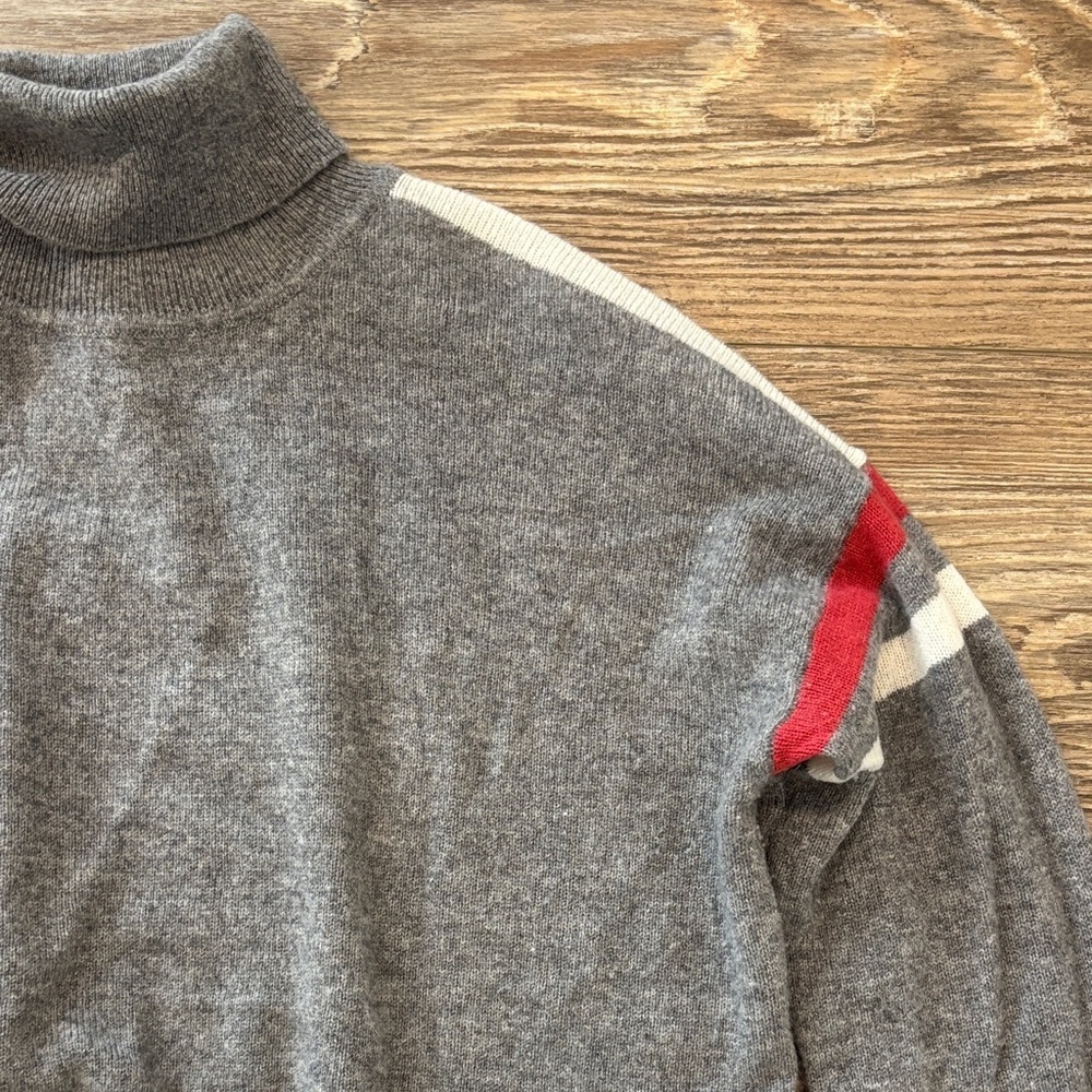 Velvet by Graham & Spencer Gray Cashmere Sweater Women's Size Large Red White - Picture 6 of 15